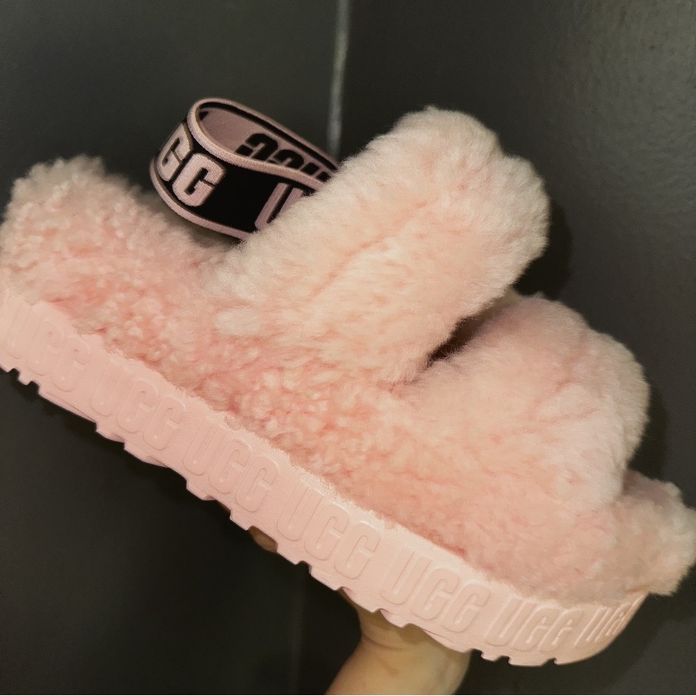 UGG Oh Fluffita Slide.